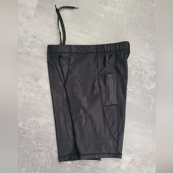 EVER FORWARD APPAREL Men's Athletic Shorts Size Large in black camouflage - Picture 5 of 7